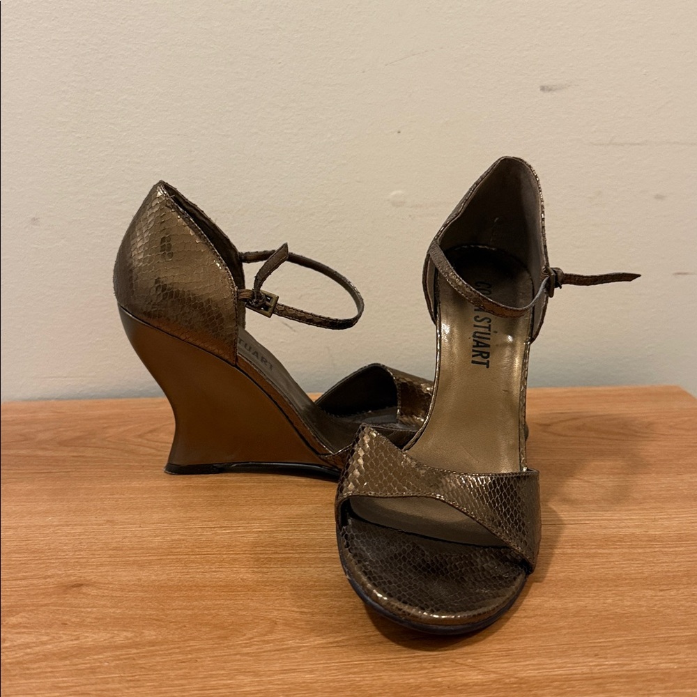 Colin Stuart Bronze Snake Wedge Sandals Buckle Closure Size 8 Y2K